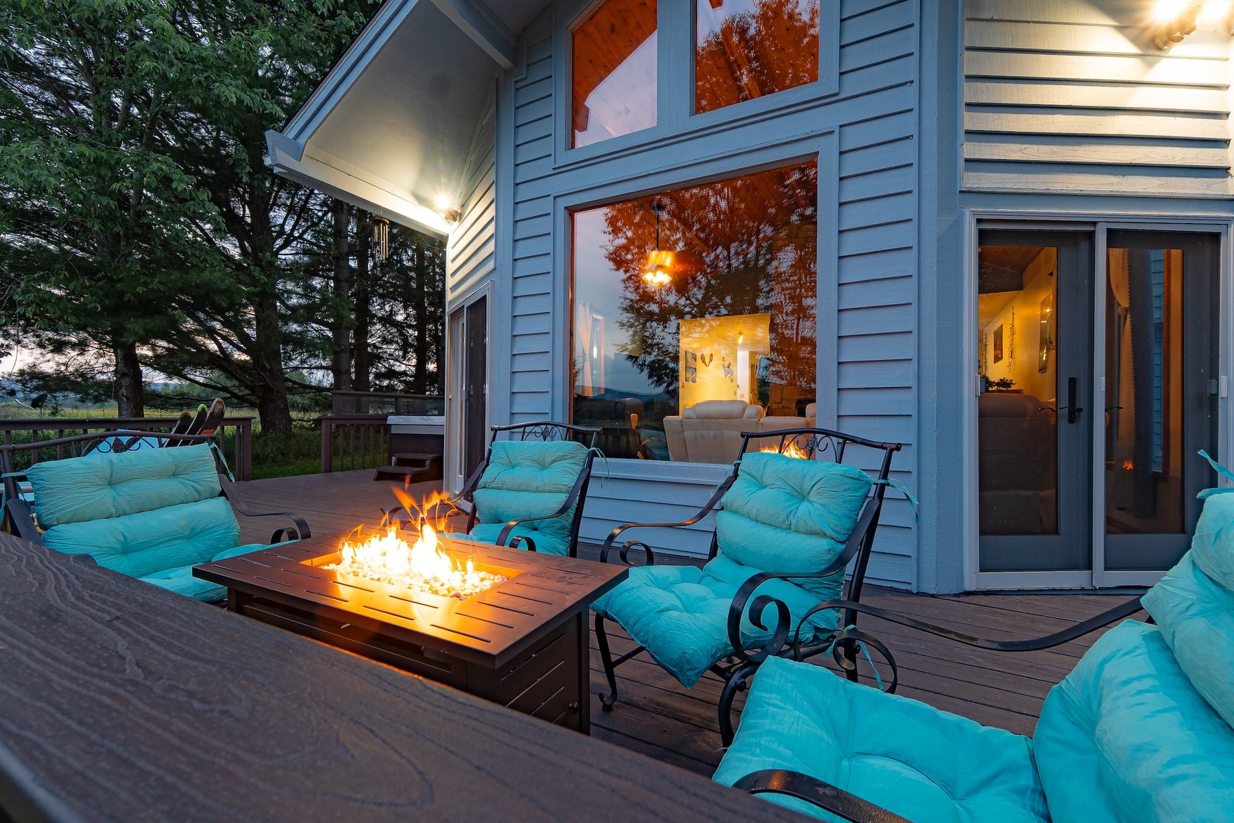 Panorama Point living and game space